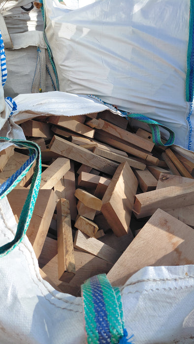 Hardwood Oak Blocks & Offcuts – Firewood – Large Builder’s Bag – COLLECTION ONLY