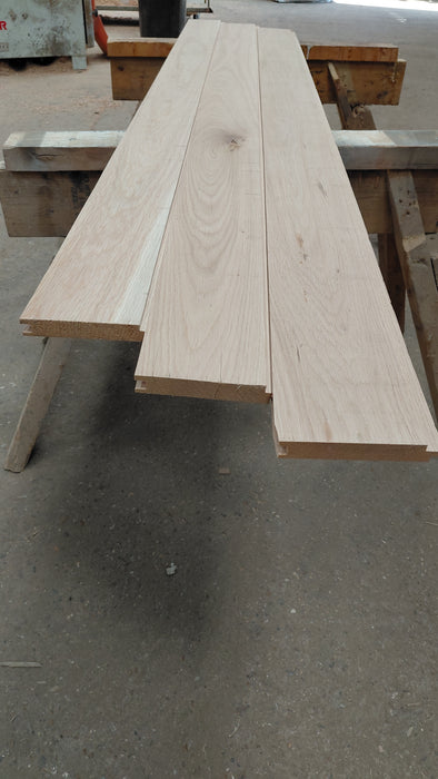 Premium European Oak Shadow Gap Cladding