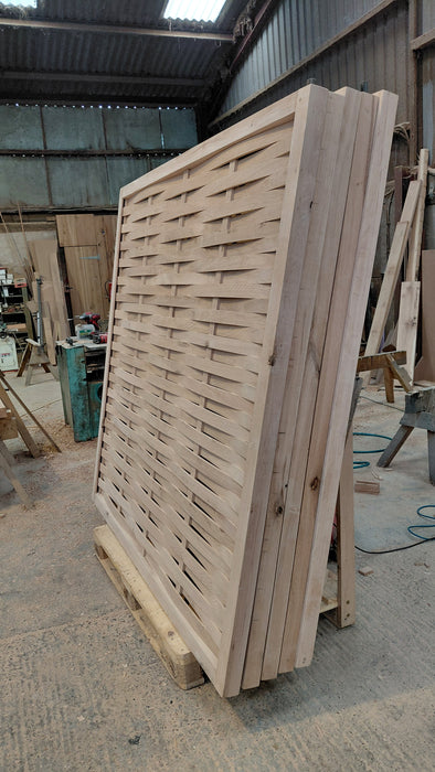 🌳✨ Solid Oak Framed Woven Fence Panels ✨🌳