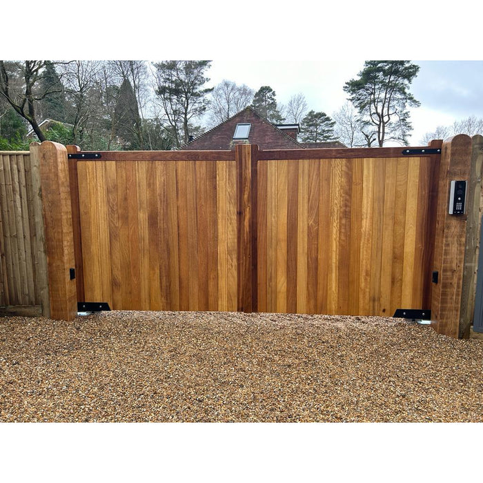 Bespoke Contemporary Wooden Driveway Gates